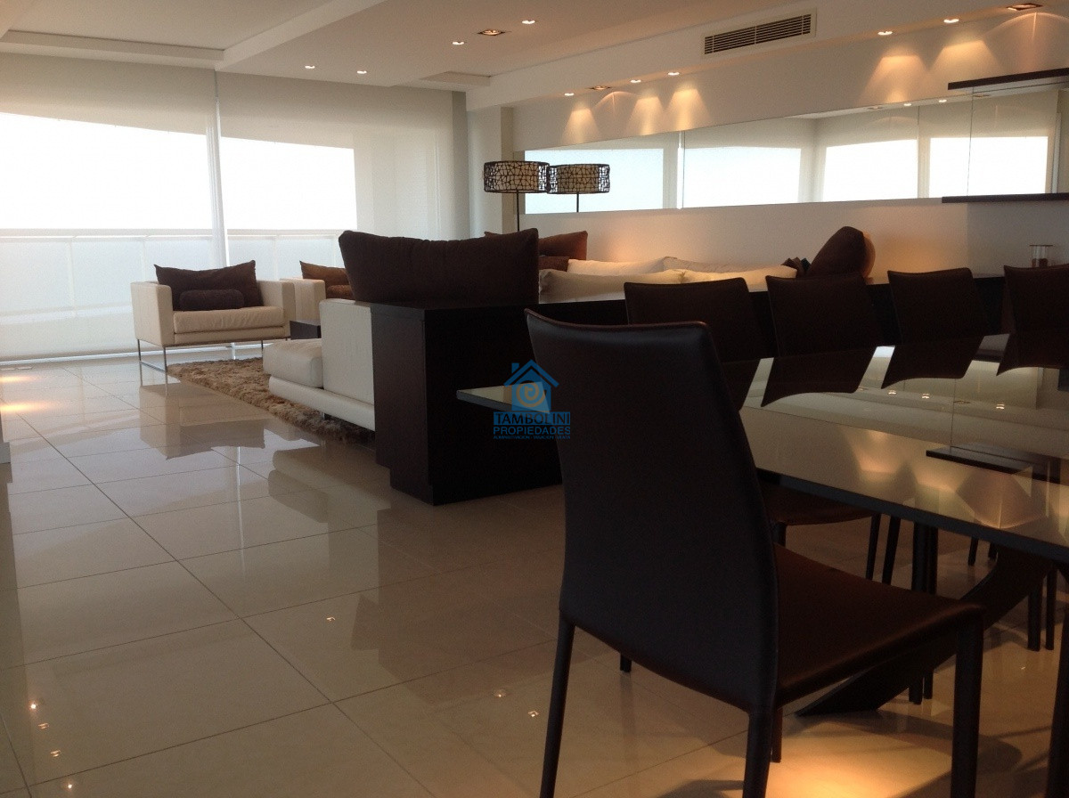 Apartamento ID.96 - Fabuloso Duplex en Venta en Torre Aquarela