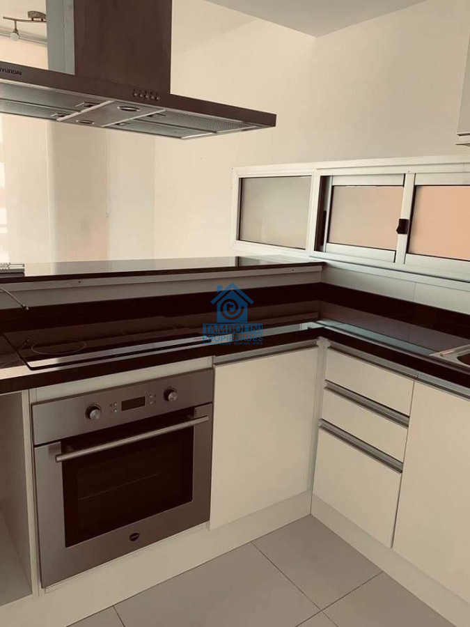 Apartamento ID.38 - Venta Departamento Mansa Edif. Frente al Mar 