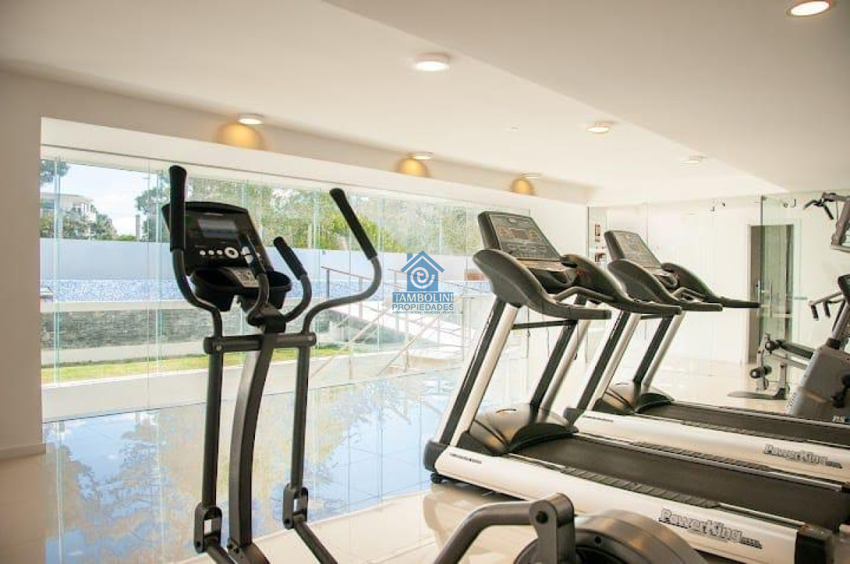 Apartamento ID.383 - Alquiler Anual en Brava 2 dormitorios Edif. con Amenities 