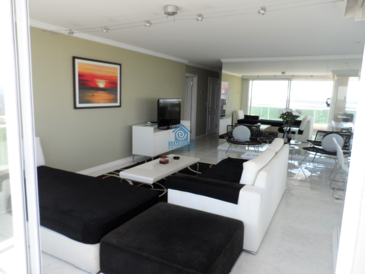Apartamento ID.44 - Impactante Coral Tower Alquiler Anual 
