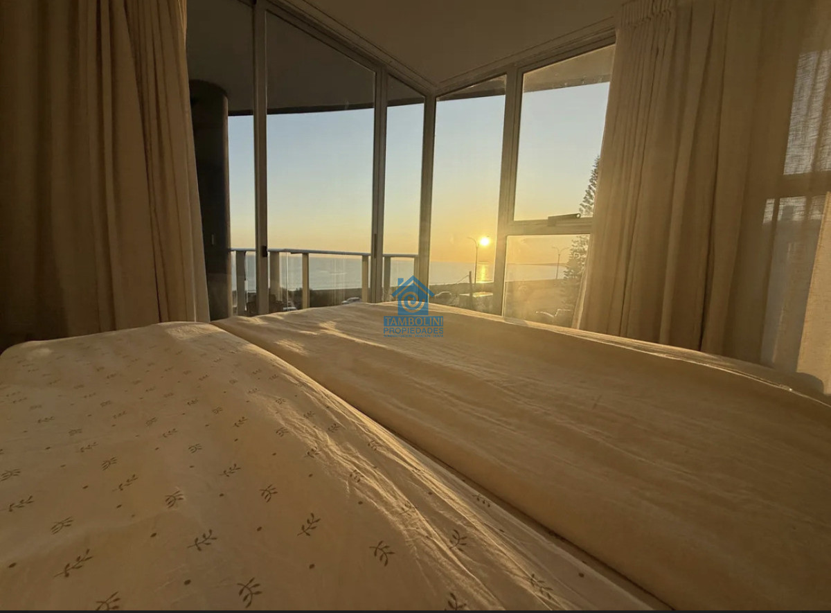 Apartamento ID.4 - OPORTUNIDAD! Venta Frente al Mar Mansa Pent House Duplex Punta del Este ! 
