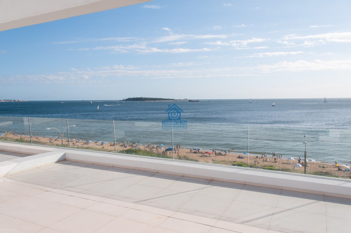 Apartamento ID.715 - Alquiler y Venta Hermoso Pent House Frente al Mar Mansa