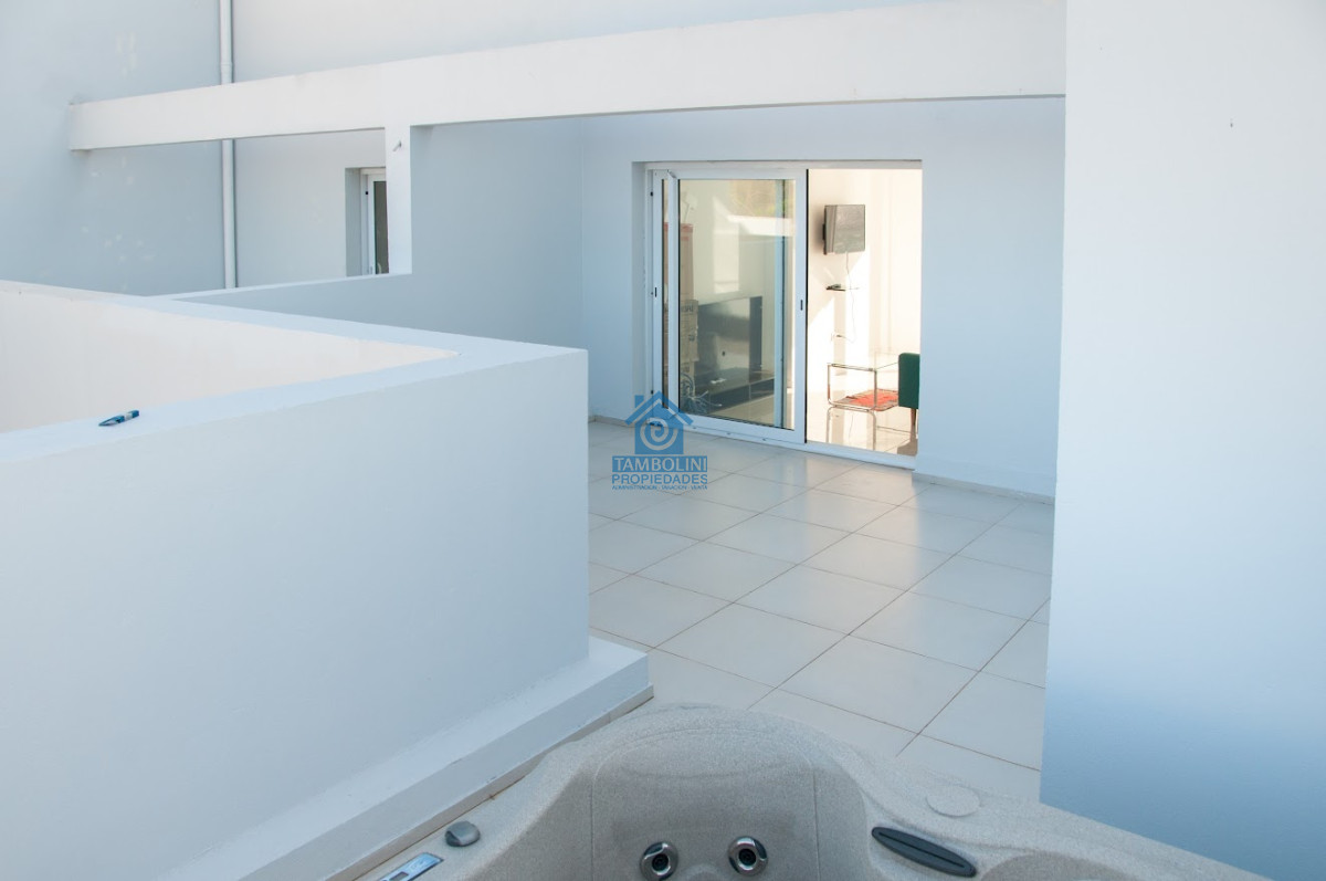 Apartamento ID.715 - Alquiler y Venta Hermoso Pent House Frente al Mar Mansa