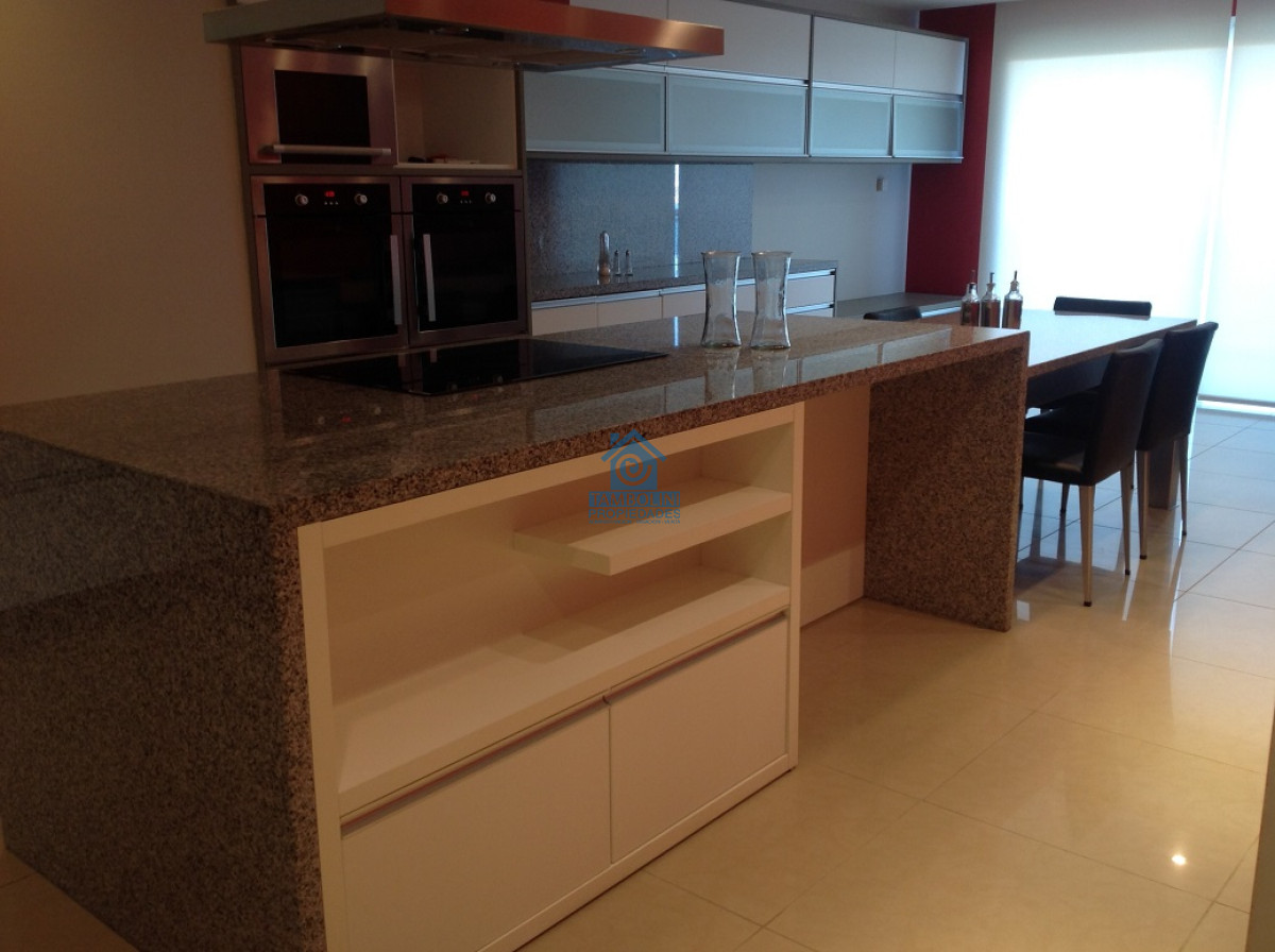 Apartamento ID.96 - Fabuloso Duplex en Venta en Torre Aquarela
