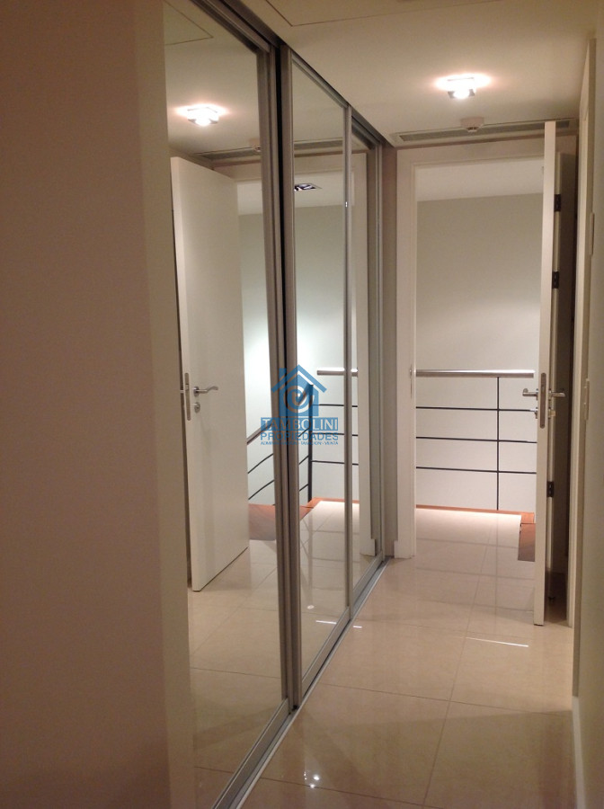 Apartamento ID.96 - Fabuloso Duplex en Venta en Torre Aquarela