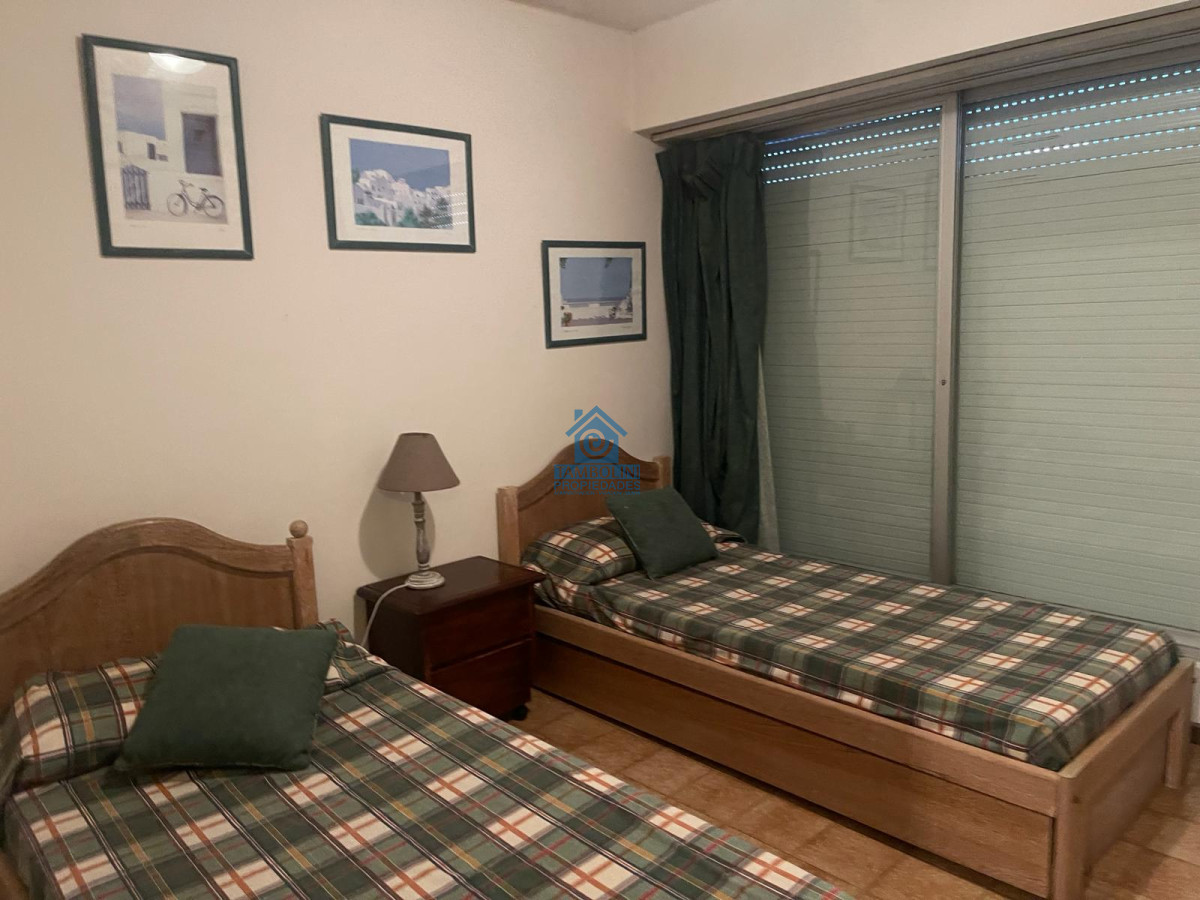 Apartamento ID.306 - Alquiler Anual en Punta del Este Edificio con Cancha de Tennis 