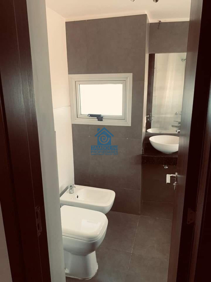 Apartamento ID.38 - Venta Departamento Mansa Edif. Frente al Mar 