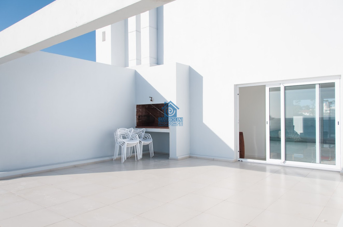 Apartamento ID.715 - Alquiler y Venta Hermoso Pent House Frente al Mar Mansa