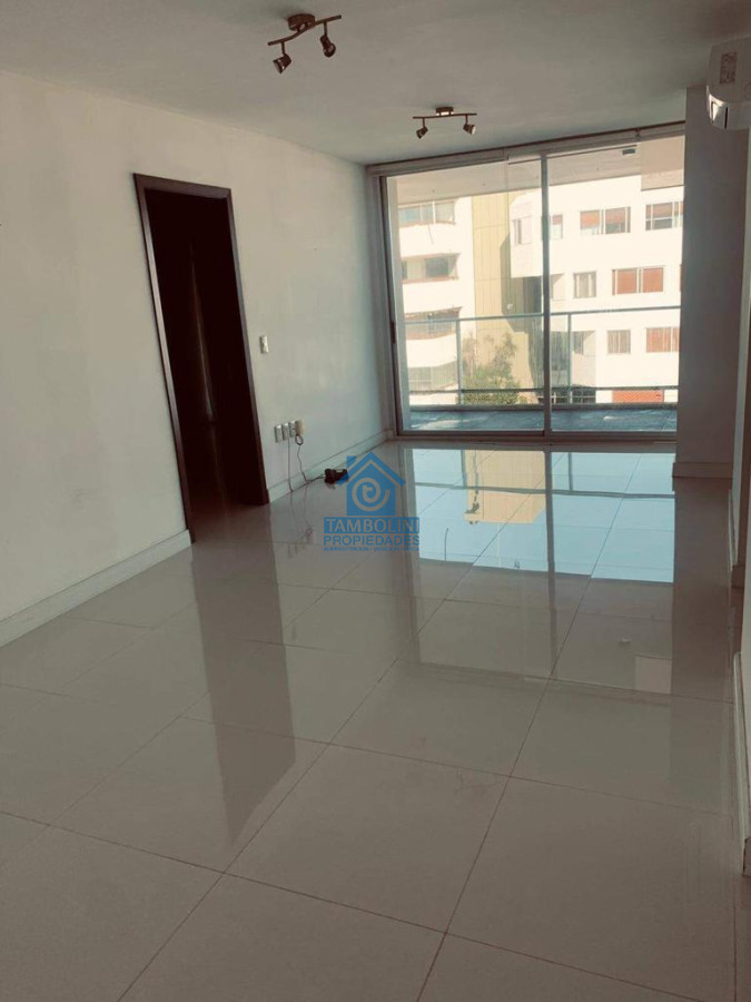 Apartamento ID.38 - Venta Departamento Mansa Edif. Frente al Mar 