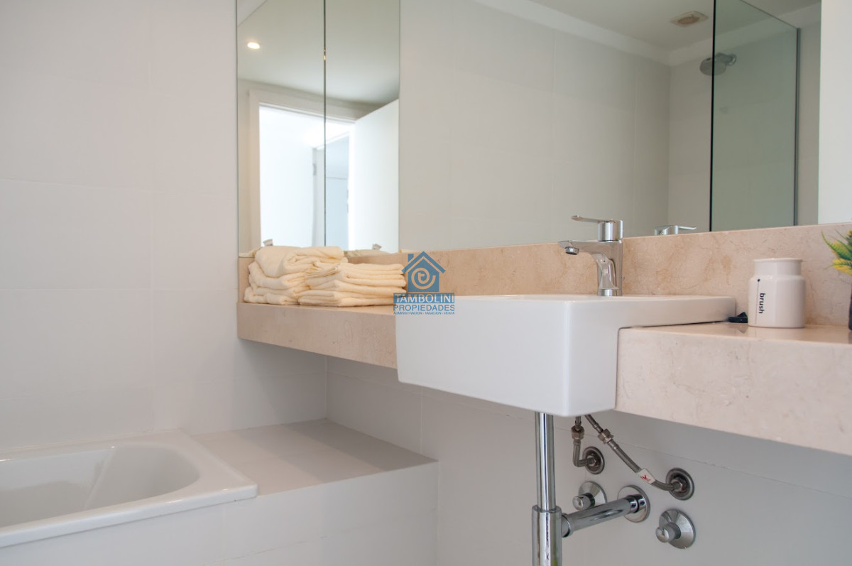 Apartamento ID.715 - Alquiler y Venta Hermoso Pent House Frente al Mar Mansa