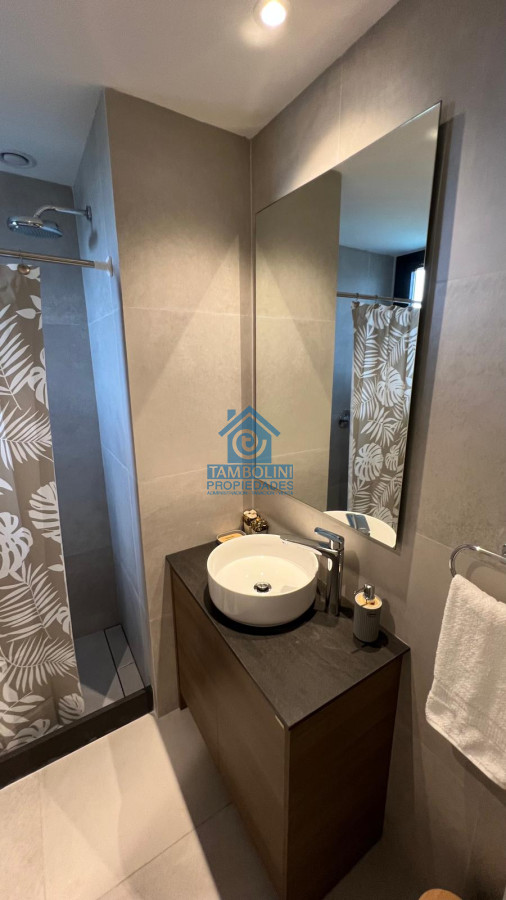 Apartamento ID.537 - Alquiler Anual - Hermoso Esquinero en Venetian frente al mar 