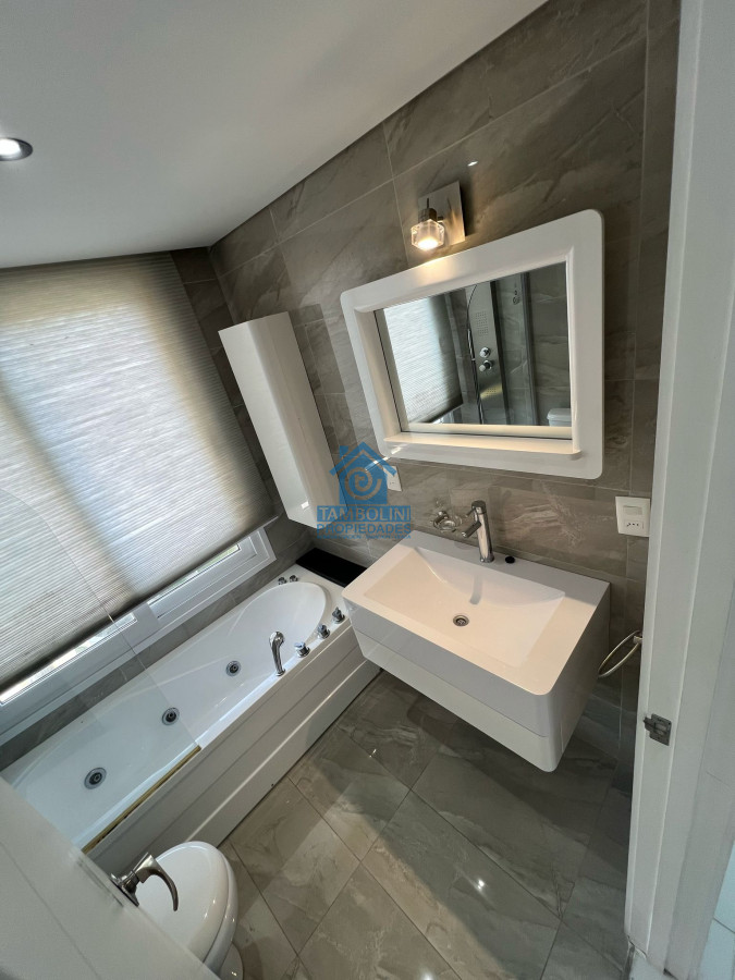 Apartamento ID.709 - Alquiler Anual Pent House Frente al Mar 