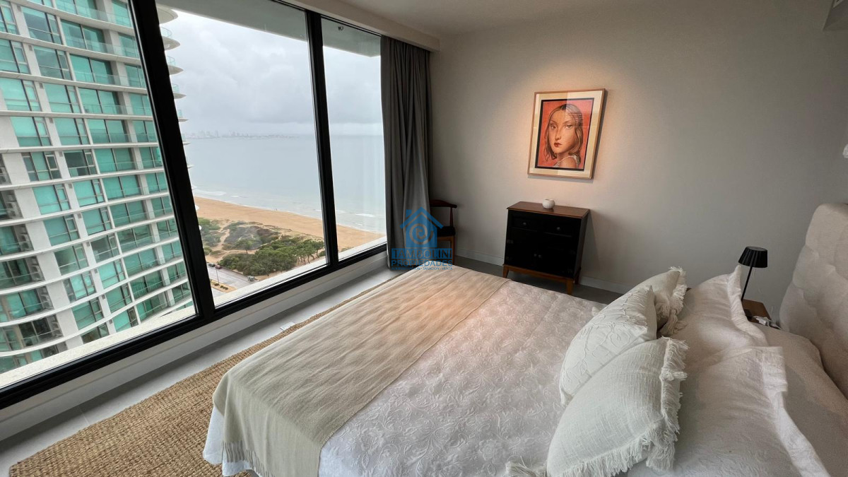 Apartamento ID.537 - Alquiler Anual - Hermoso Esquinero en Venetian frente al mar 