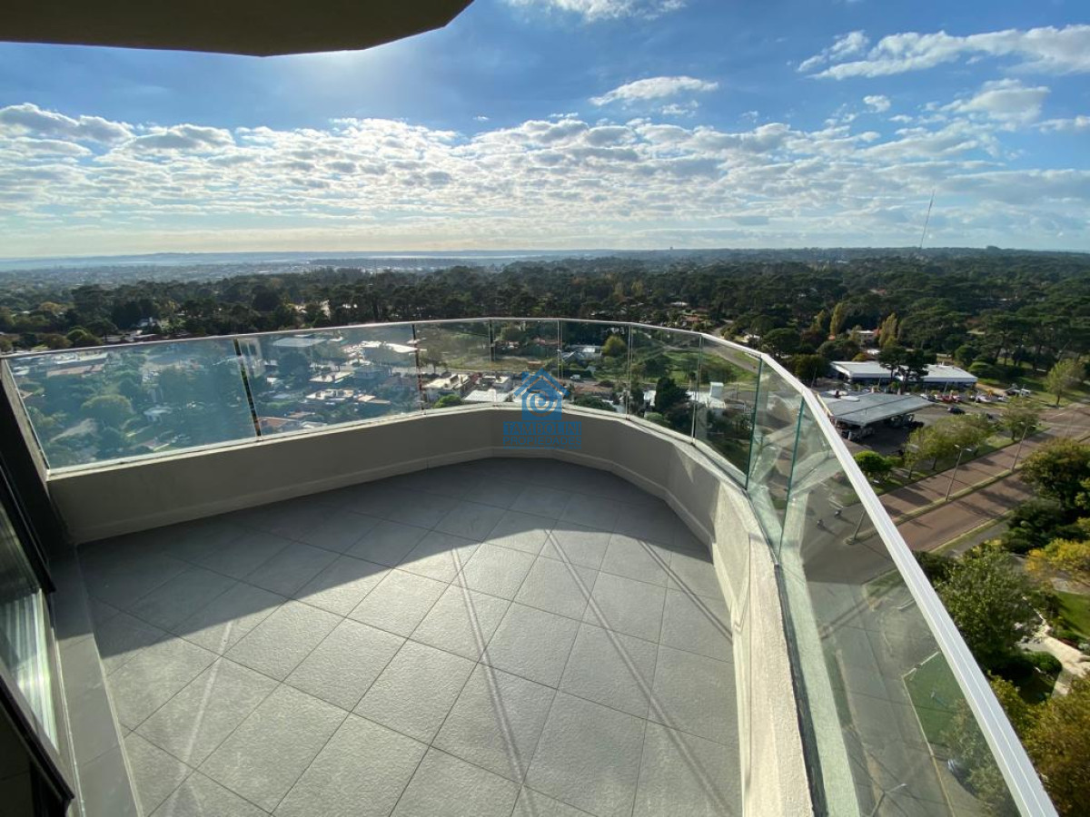 Apartamento ID.196 - Hermoso departamento en torre recién estrenada Punta del Este