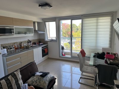 Alquiler Anual en Punta del Este - Edificio con Amenities 