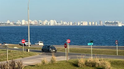 Venta Exlusiva Frente al Mar Departamento 2 suites - Punta del Este 