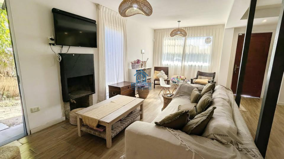 Casa ID.1078 - Alquiler Anual Casa 3 Suites Pinares 