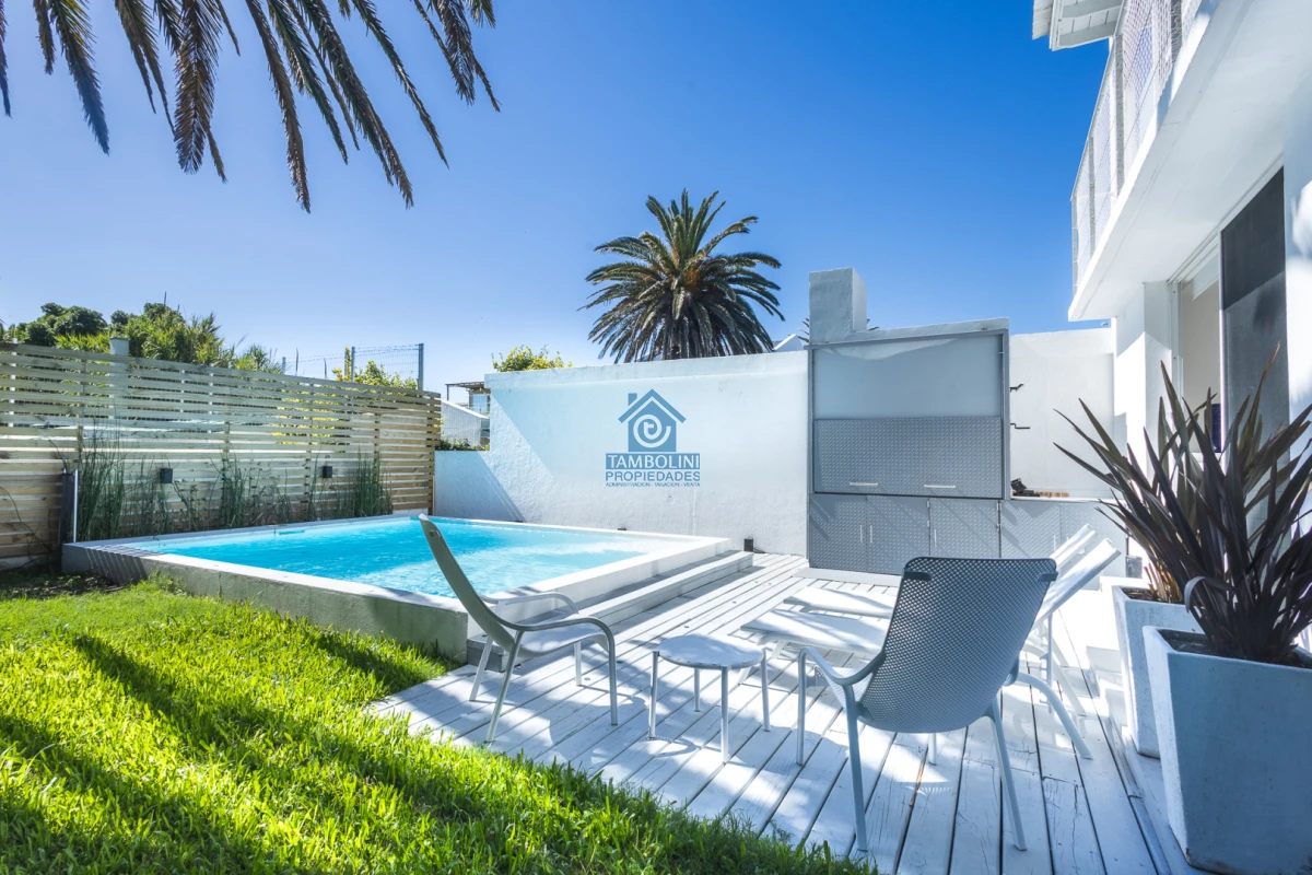 Casa ID.1035 - Alquiler Anual Fabulosa Casa en La Barra 