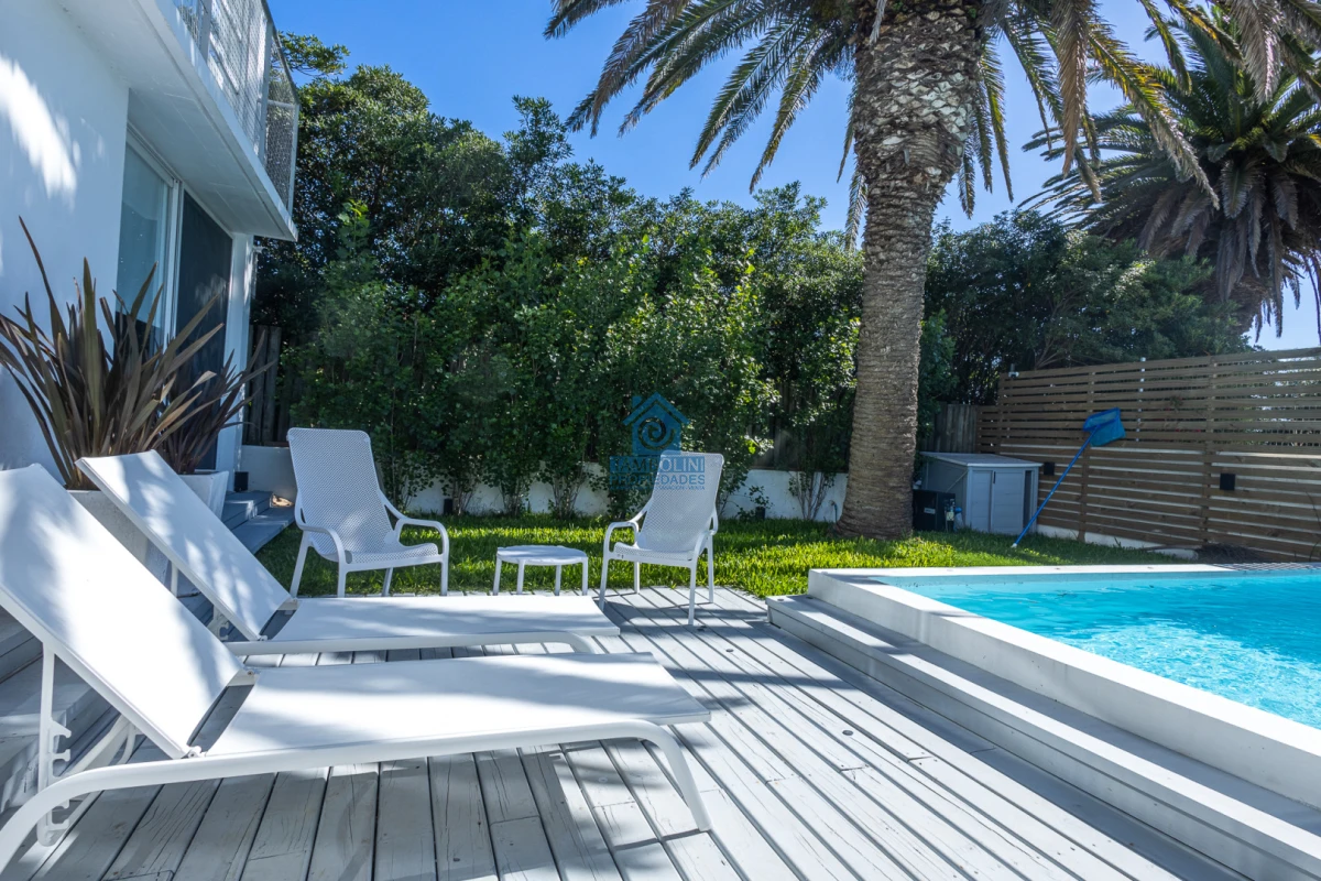 Casa ID.1035 - Alquiler Anual Fabulosa Casa en La Barra 