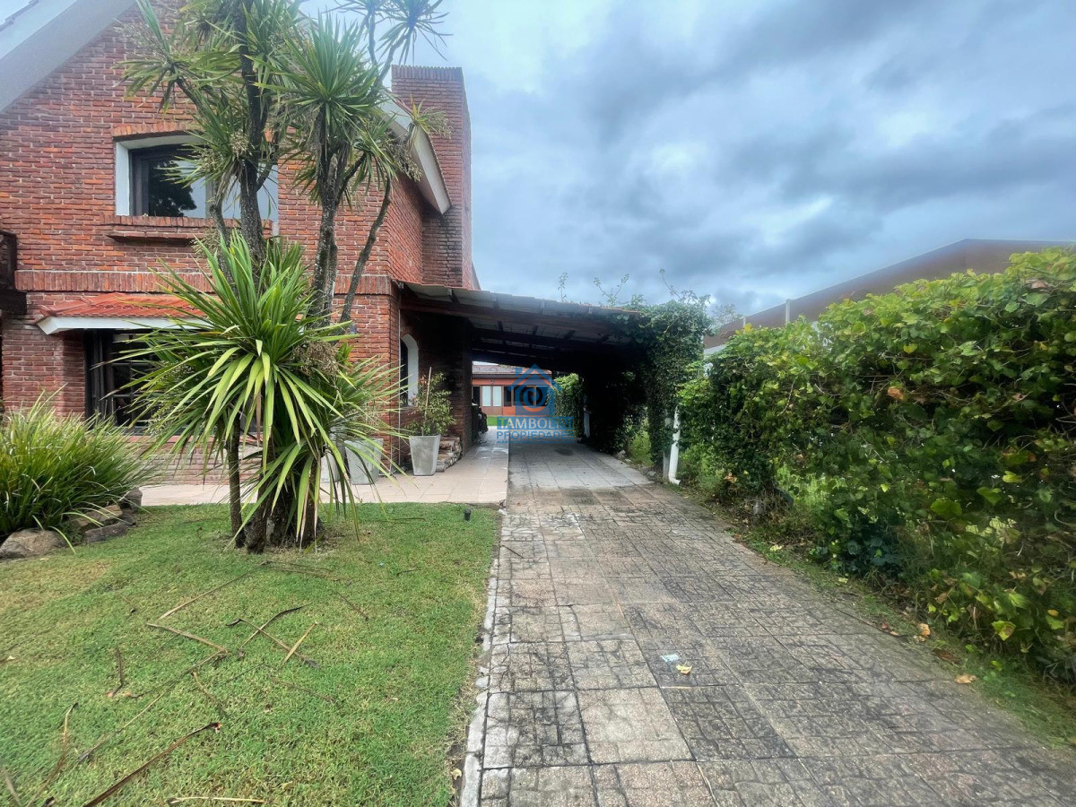 Casa ID.918 - Hermosa Casa en Venta en Zona Priviligiada de Punta del Este 