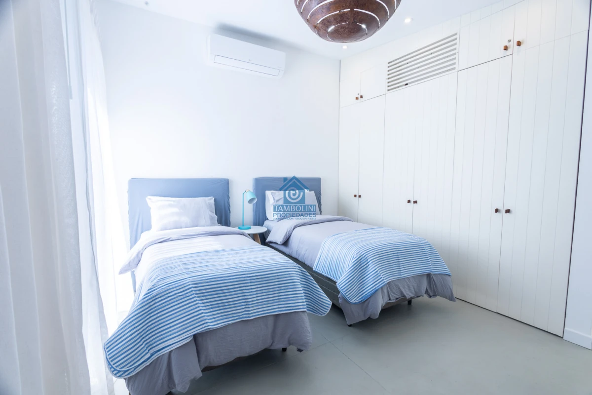 Casa ID.1035 - Alquiler Anual Fabulosa Casa en La Barra 