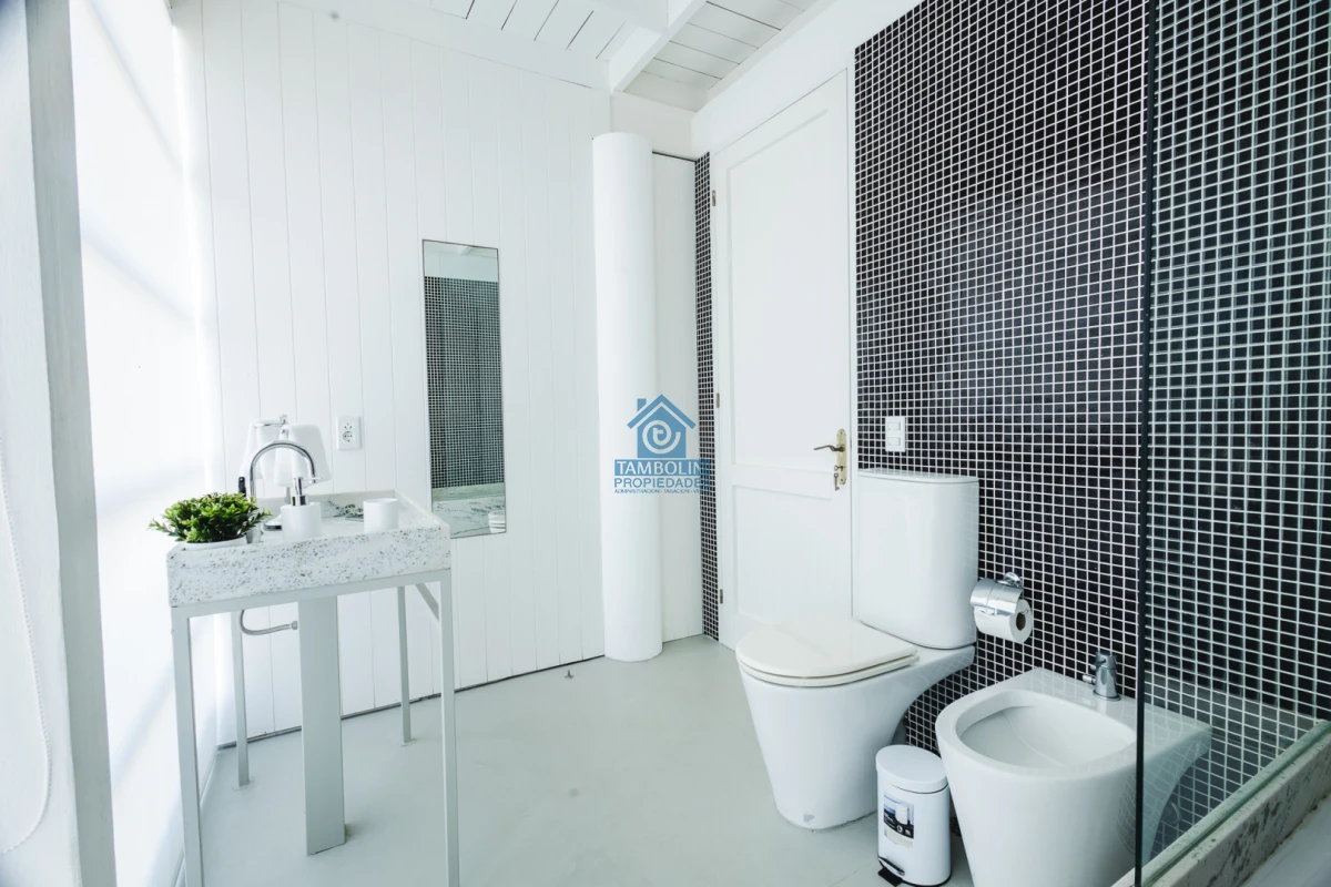 Casa ID.1035 - Alquiler Anual Fabulosa Casa en La Barra 