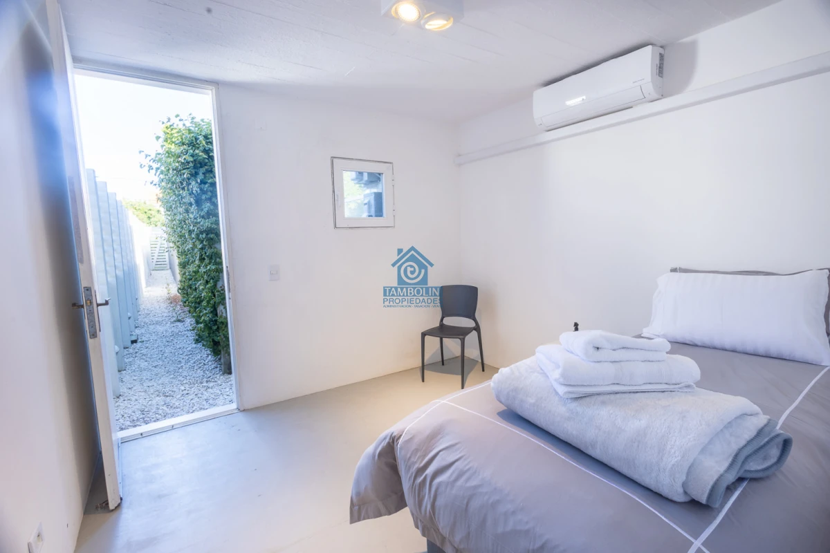 Casa ID.1035 - Alquiler Anual Fabulosa Casa en La Barra 