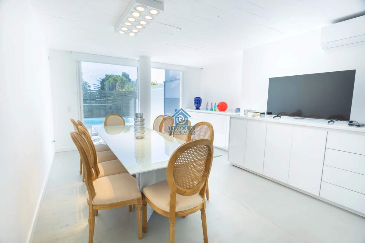 Casa ID.1035 - Alquiler Anual Fabulosa Casa en La Barra 