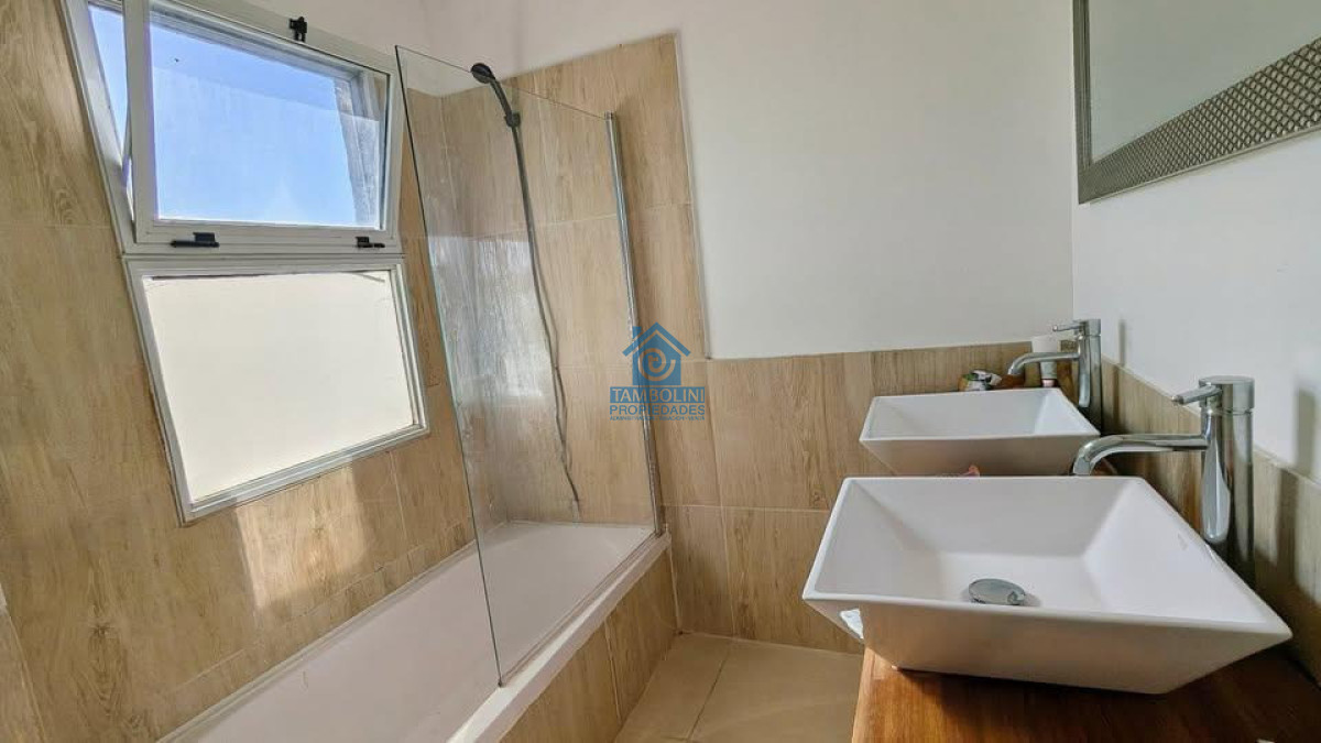 Casa ID.1078 - Alquiler Anual Casa 3 Suites Pinares 