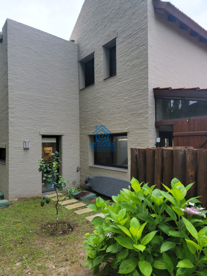 Casa ID.45 - Venta Hermoso Dúplex Barrio Privado