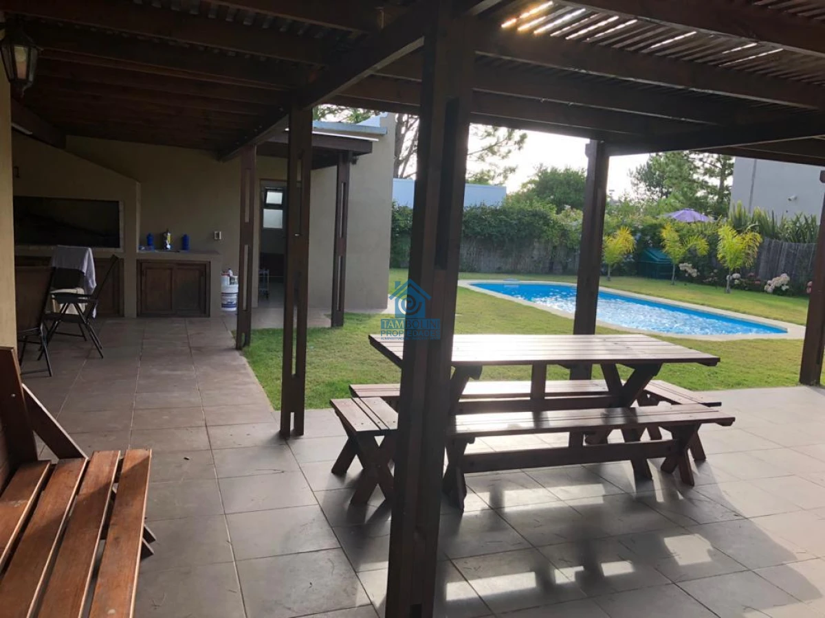 Casa ID.534 - Casa en Barrio Privado 