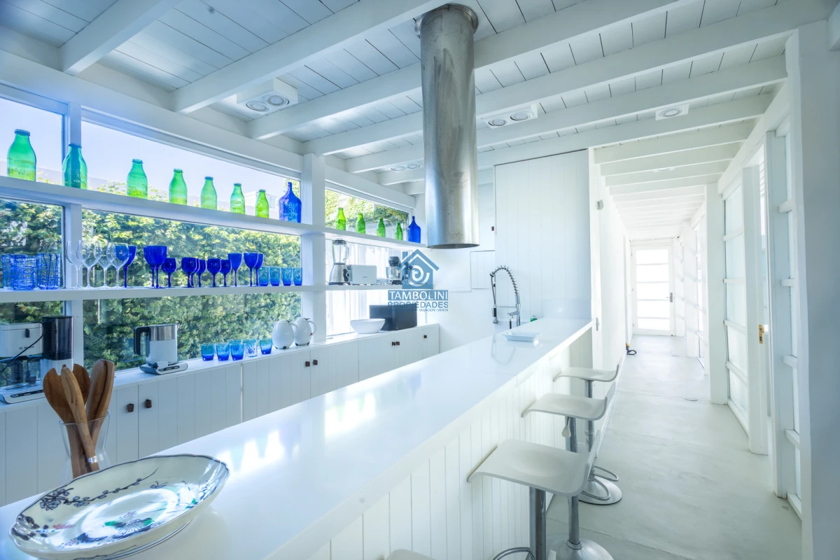 Casa ID.1035 - Alquiler Anual Fabulosa Casa en La Barra 