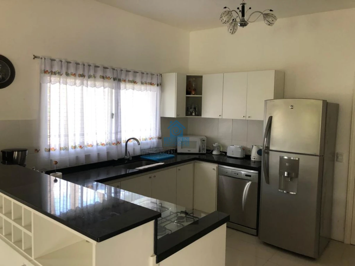 Casa ID.534 - Casa en Barrio Privado 