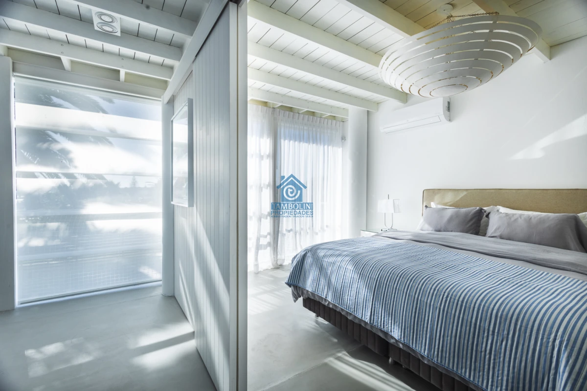 Casa ID.1035 - Alquiler Anual Fabulosa Casa en La Barra 