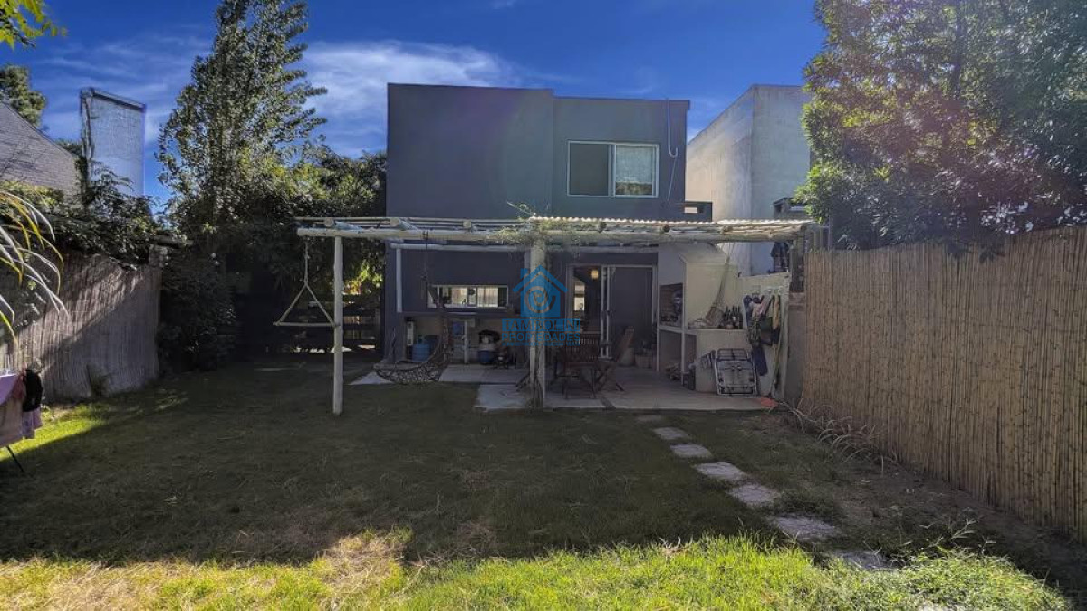 Casa ID.1078 - Alquiler Anual Casa 3 Suites Pinares 