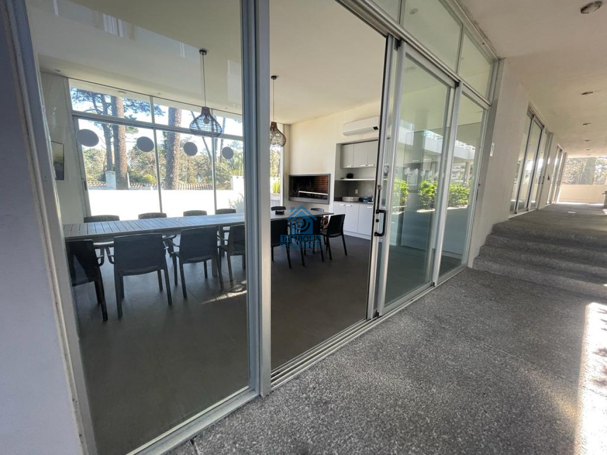 Apartamento ID.150 - Departamento en Venta con Renta en Punta Del Este