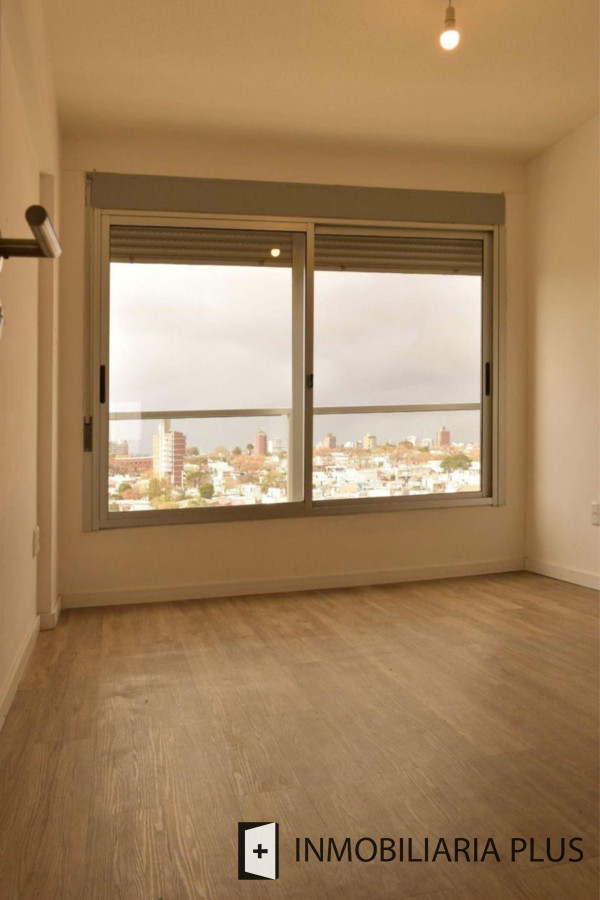 Apartamento ID.852 - Alquiler Apartamento en Parque Batlle con 3 dormitorios Cochera, Terraza Lavadero, Parrillero y Más