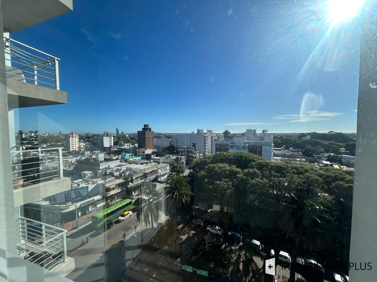 Apartamento ID.1454 - Alquiler de Apartamento de 2 Dormitorios en Tres Cruces Montevideo