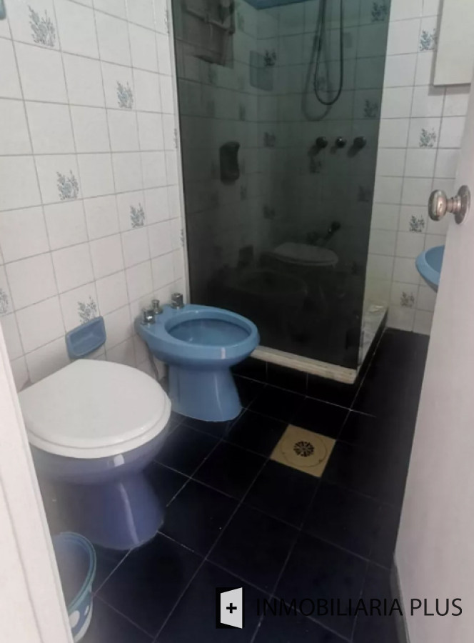 Apartamento ID.1084 - Alquiler de Apartamento en Pocitos con 2 Dormitorios y Garaje 