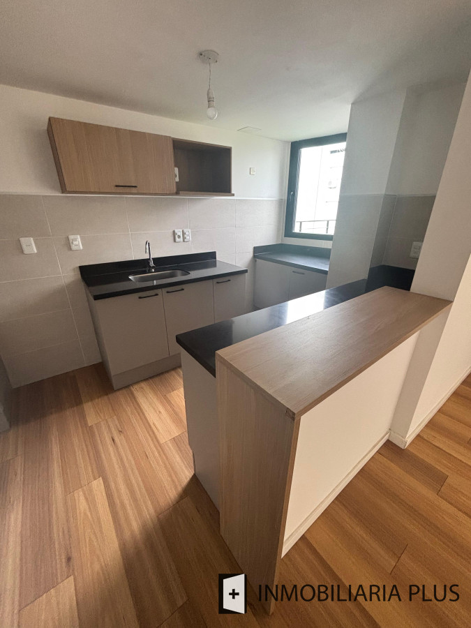 Apartamento ID.1477 - Alquiler de Apartamento de 2 Dormitorios con garaje opcional a pasos de Av. Italia y Propios en Montevideo