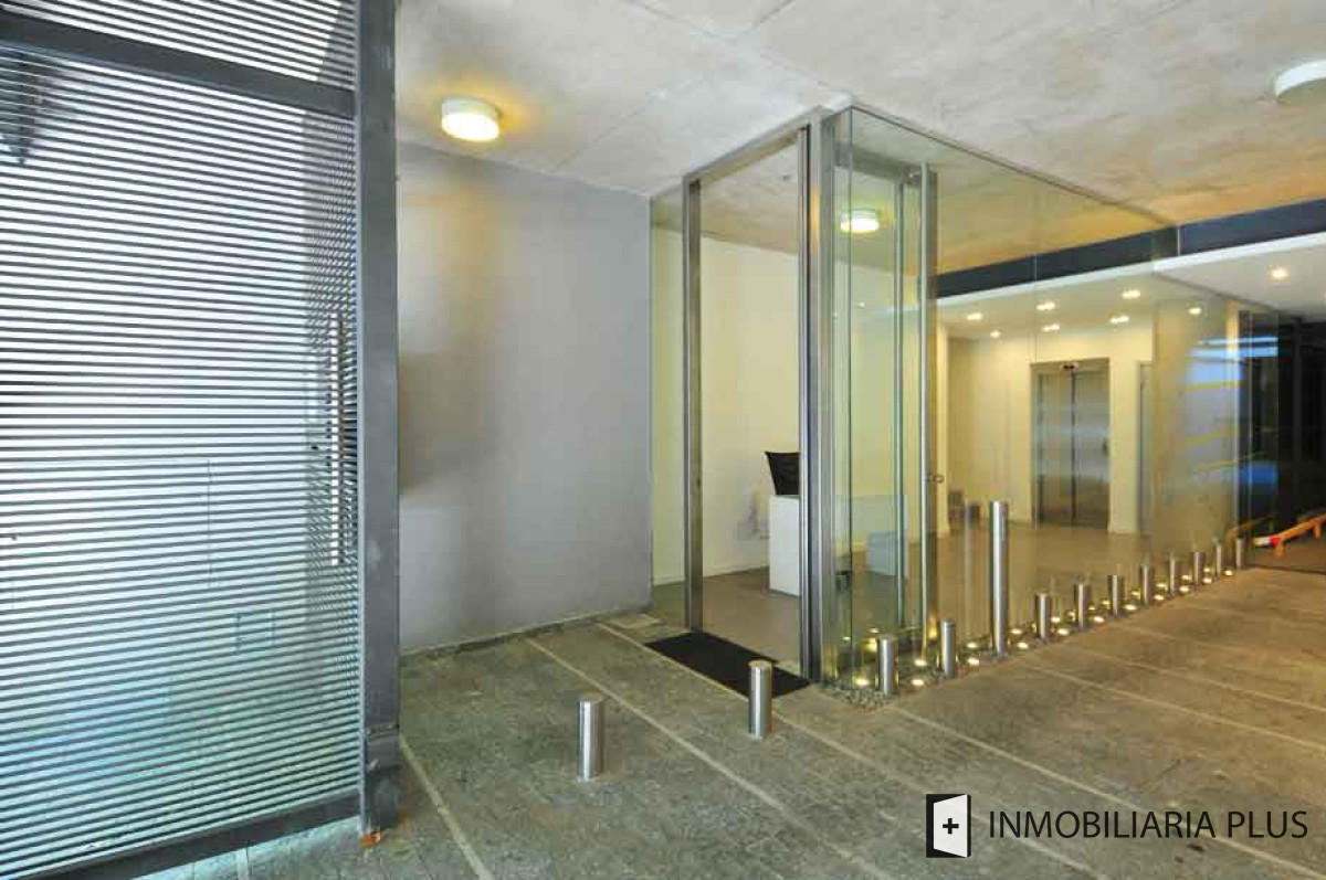 Apartamento ID.958 - Alquiler de Apartamento en Cordón SUR 2 Dormitorios al frente con GRAN FONDO, garaje, barbacoa y más