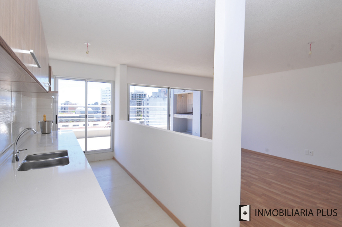 Apartamento ID.958 - Alquiler de Apartamento en Cordón SUR 2 Dormitorios al frente con GRAN FONDO, garaje, barbacoa y más
