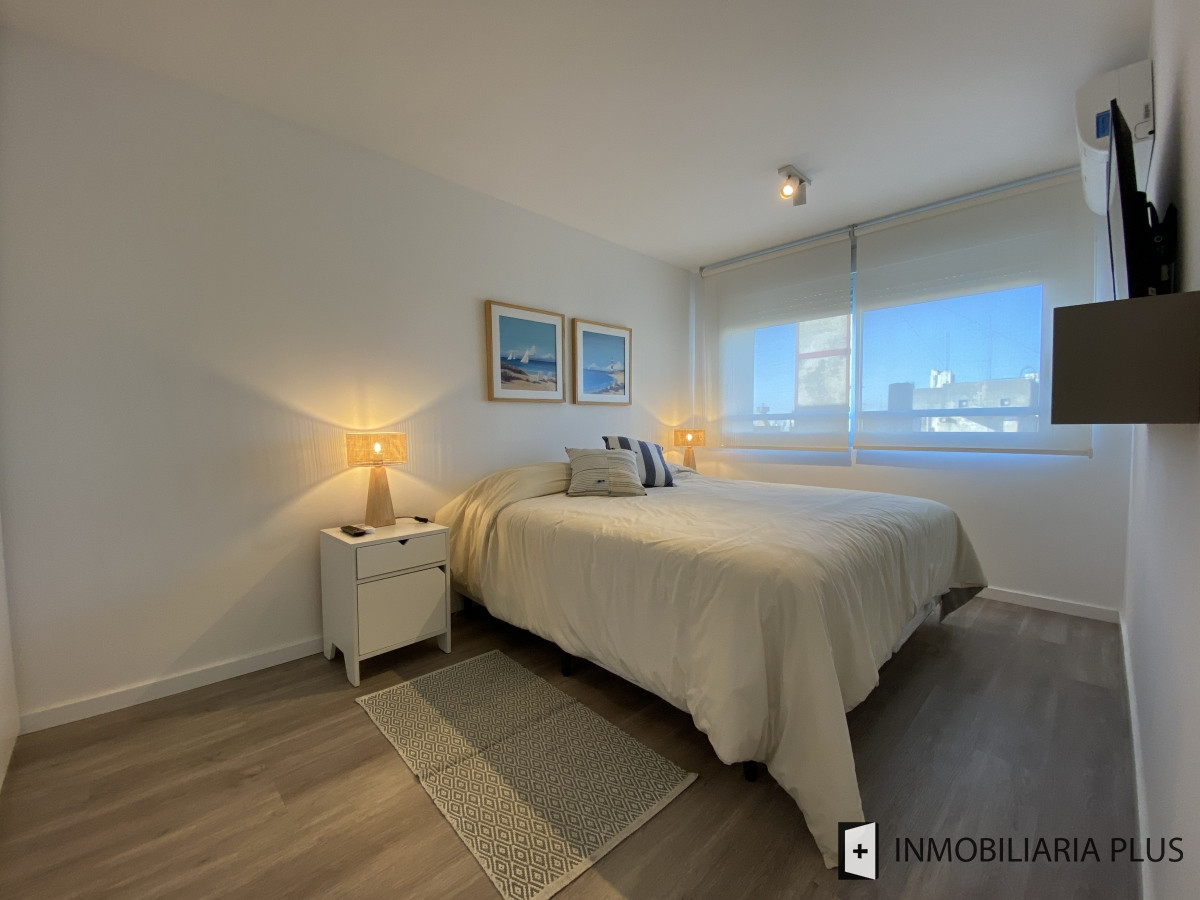 Apartamento ID.325 - Apartamento amoblado y equipado en el corazón del Centro de Montevideo con Parrillero 61 m2. C827-1201