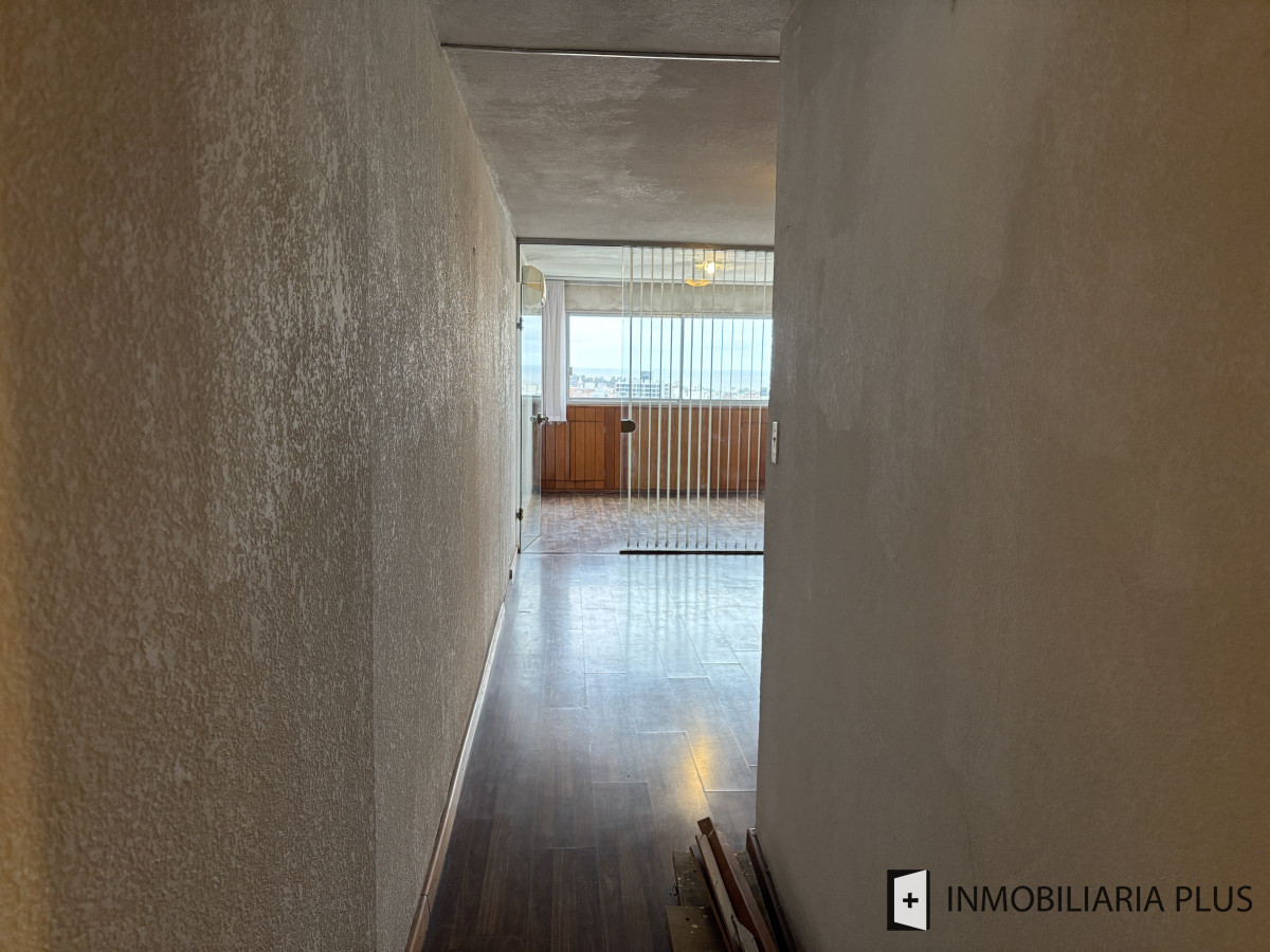 Apartamento ID.1471 - Alquiler de Monoambiente amplio u oficina sobre Av. 18 de Julio en Cordón a pasos de la Facultad de Derecho de Montevideo