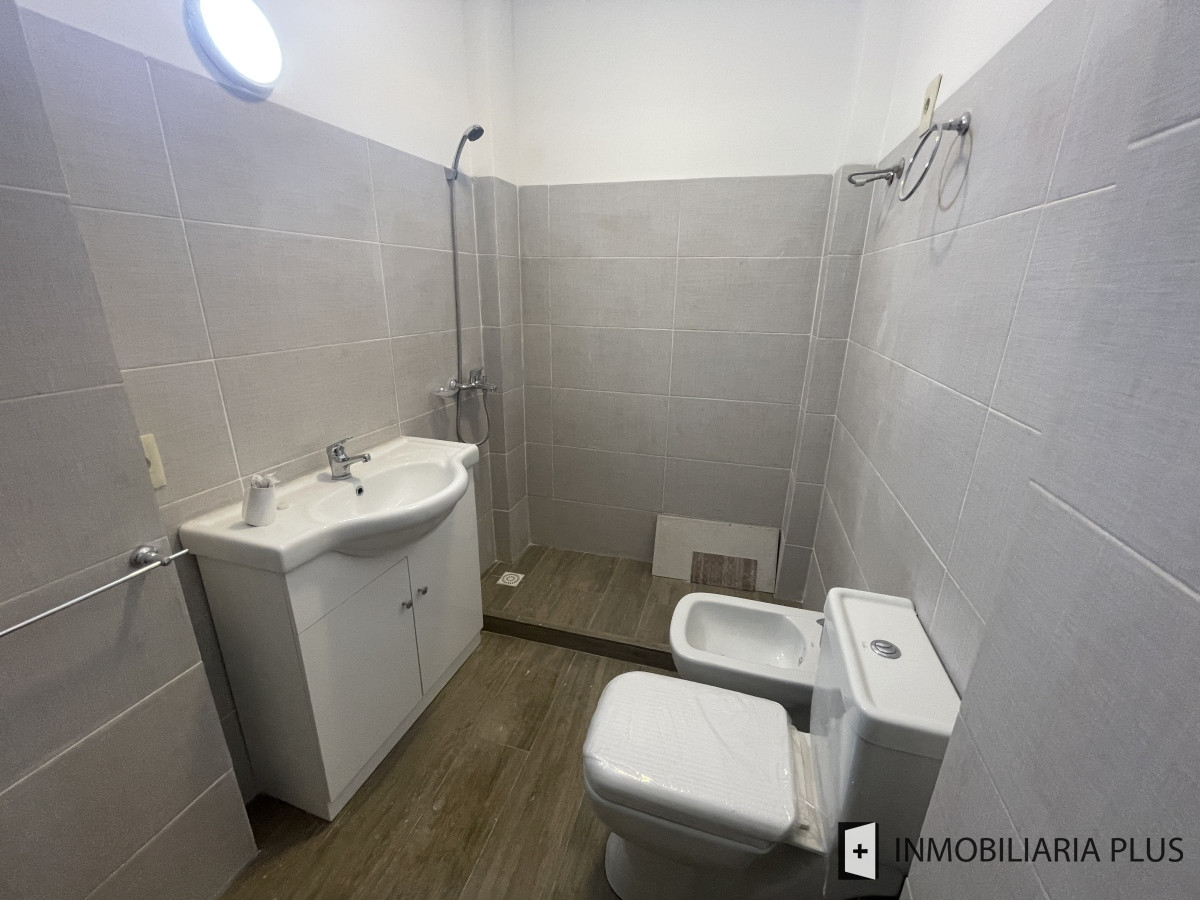 Apartamento ID.1343 - Alquiler de apartamento de 2 dormitorios reciclado en Brandzen y Paullie a 100 mts de 18 de Julio Montevideo