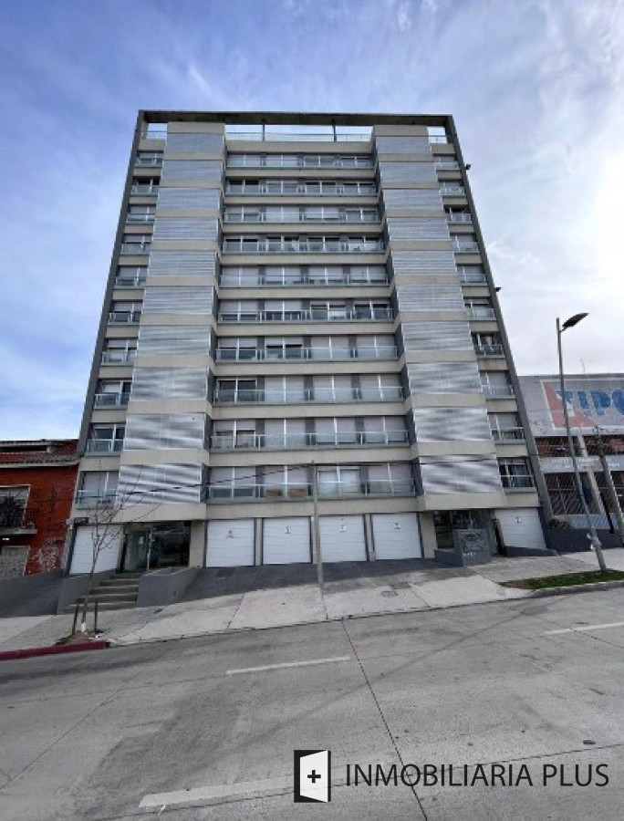Apartamento ID.842 - VENTA de Apartamento en PARQUE BATLLE con 2 Dormitorios con cocina definida C842
