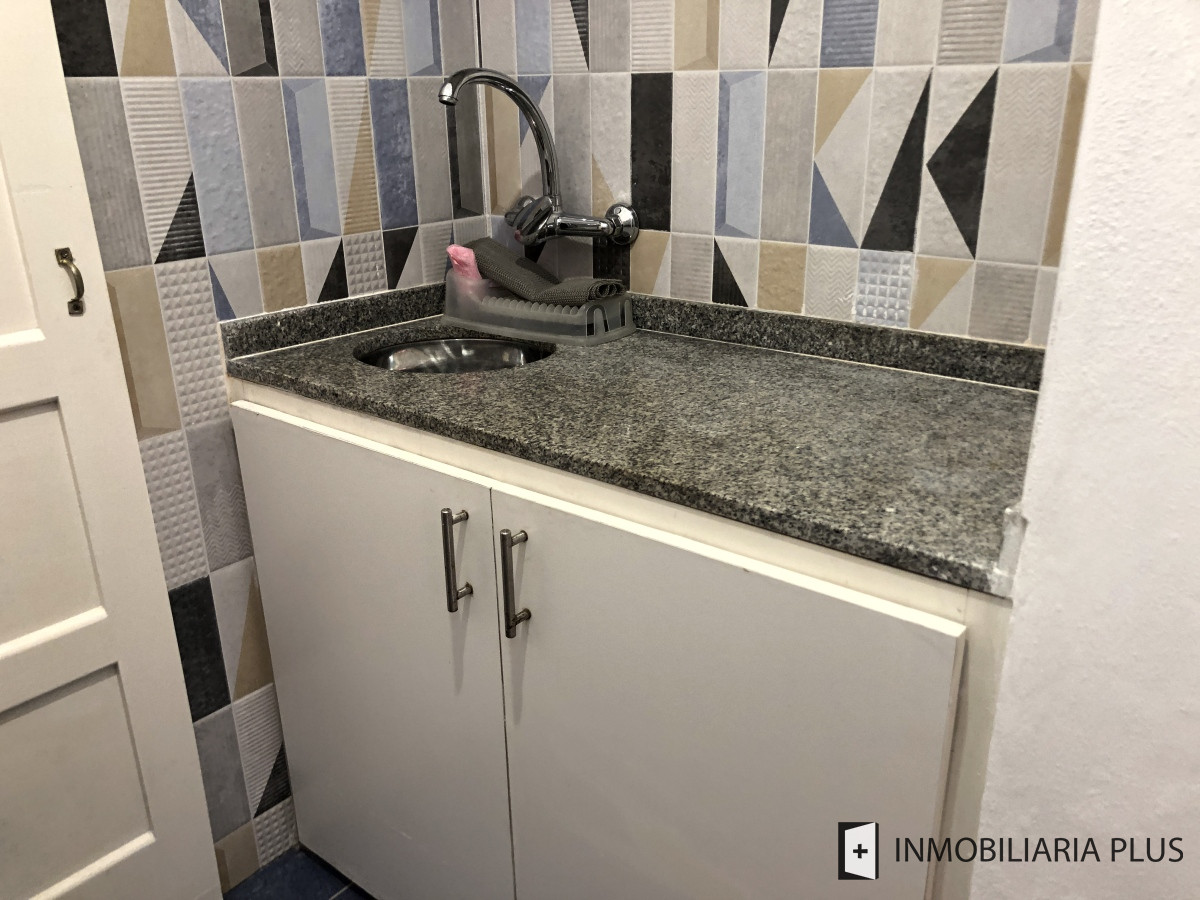 Apartamento ID.1435 - Alquiler de Apartamento de 2 Dormitorios Anual en la Península de Punta del Este