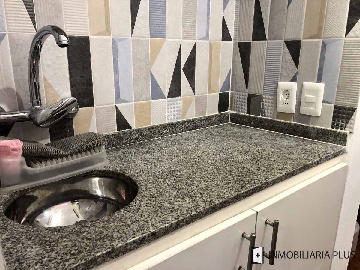 Apartamento ID.1435 - Alquiler de Apartamento de 2 Dormitorios Anual en la Península de Punta del Este