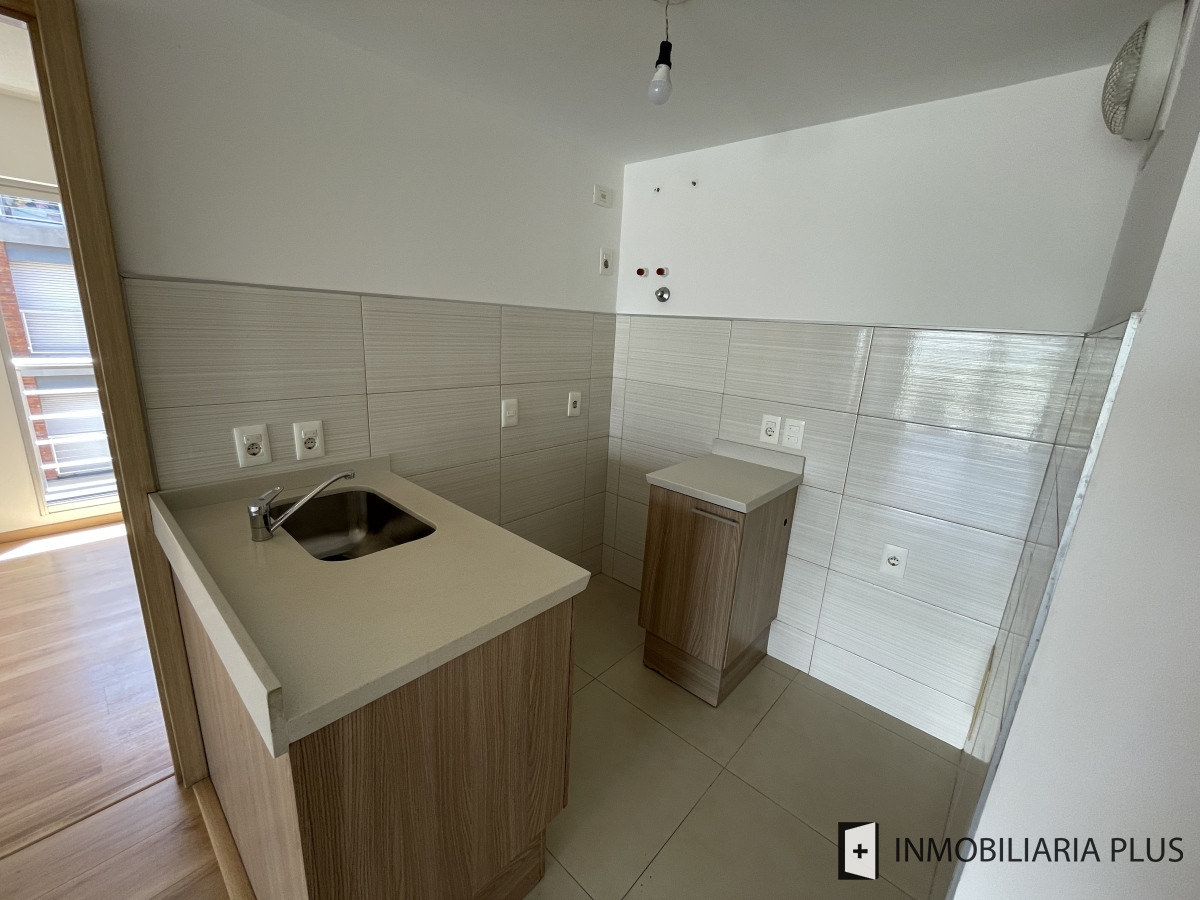 Apartamento ID.1488 - Alquiler de Apartamento a pasos de 3 Cruces con garaje opcional en Montevideo