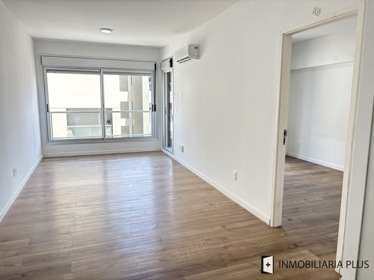 Apartamento ID.1494 - Alquiler de Apartamento de 1 Dormitorio con Garaje, Barbacoa, Solarium y más en Cordón a pasos de Av. 18 y la Intendencia de Montevideo
